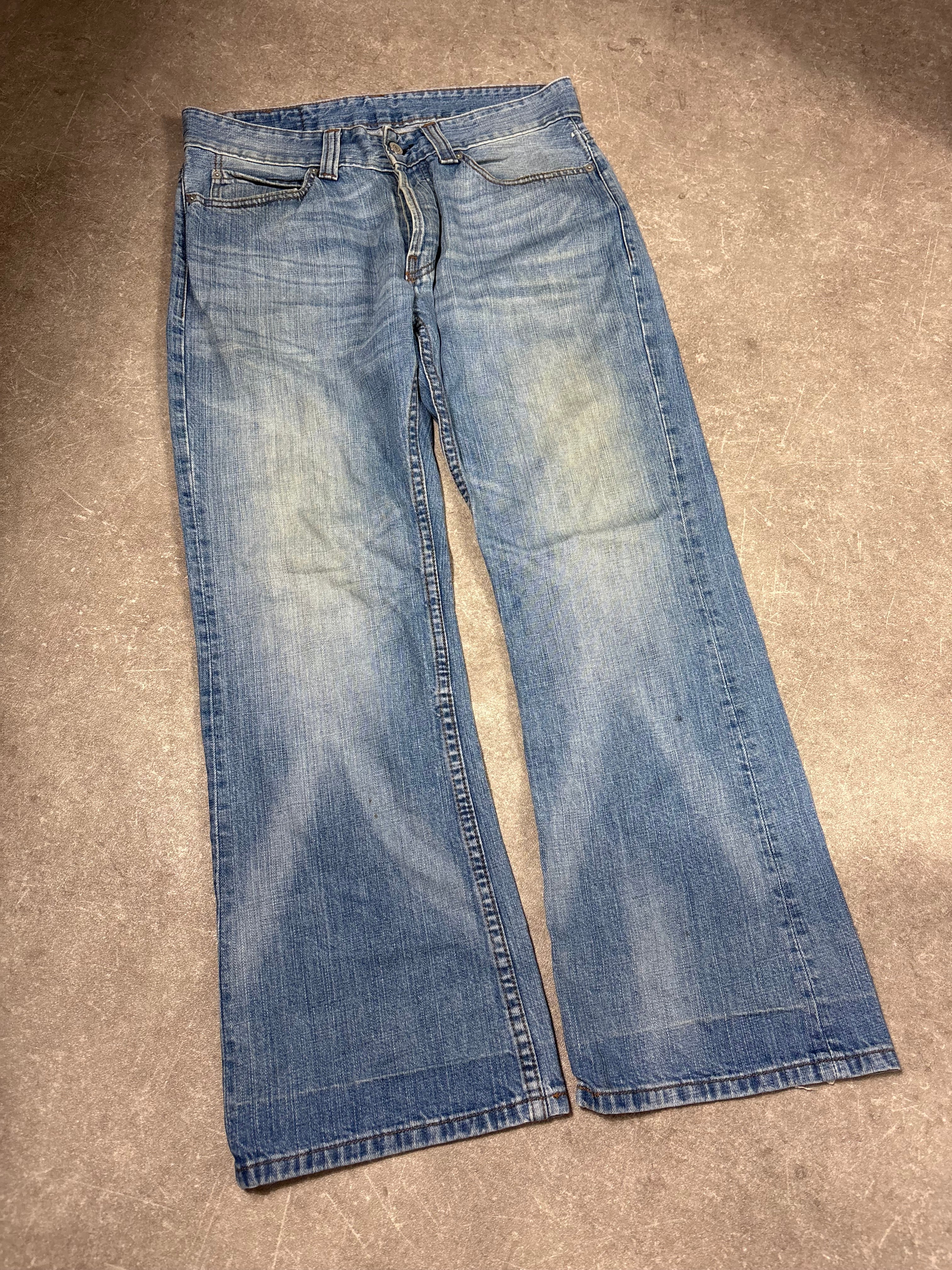 Levi’s Flared Jeans (M)-(L)