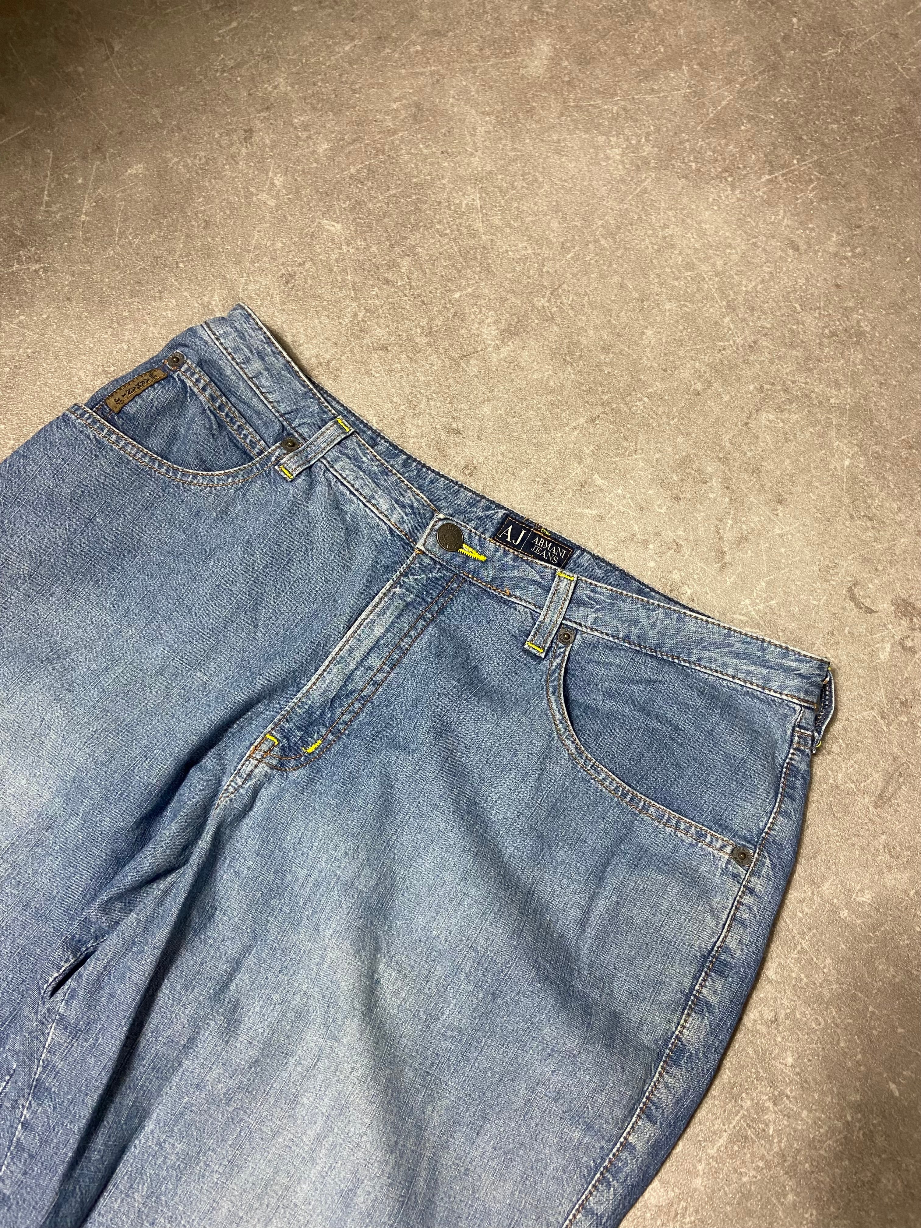 Armani Jeans M