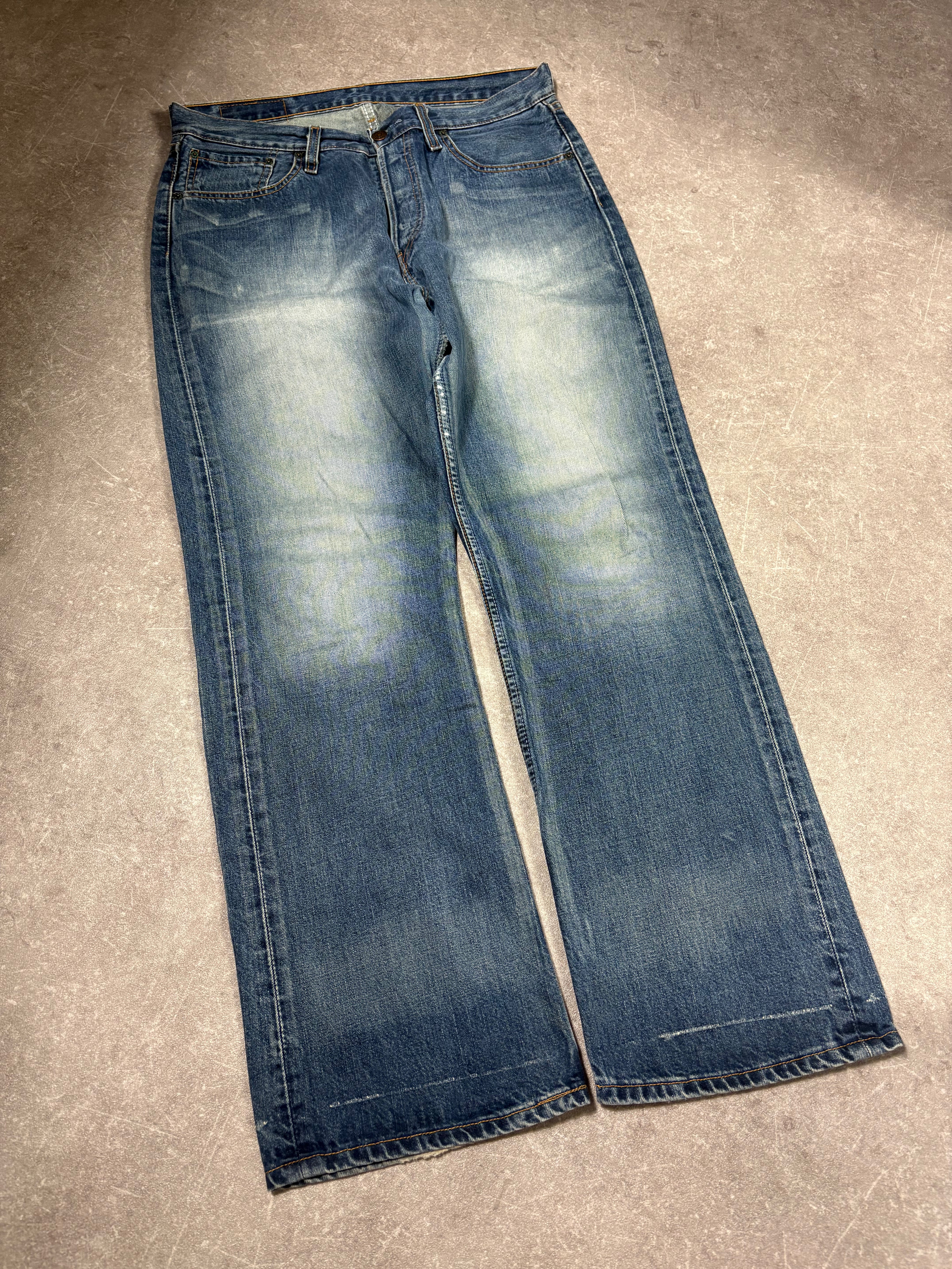 Levis 501 Flared Jeans (M)-(L)