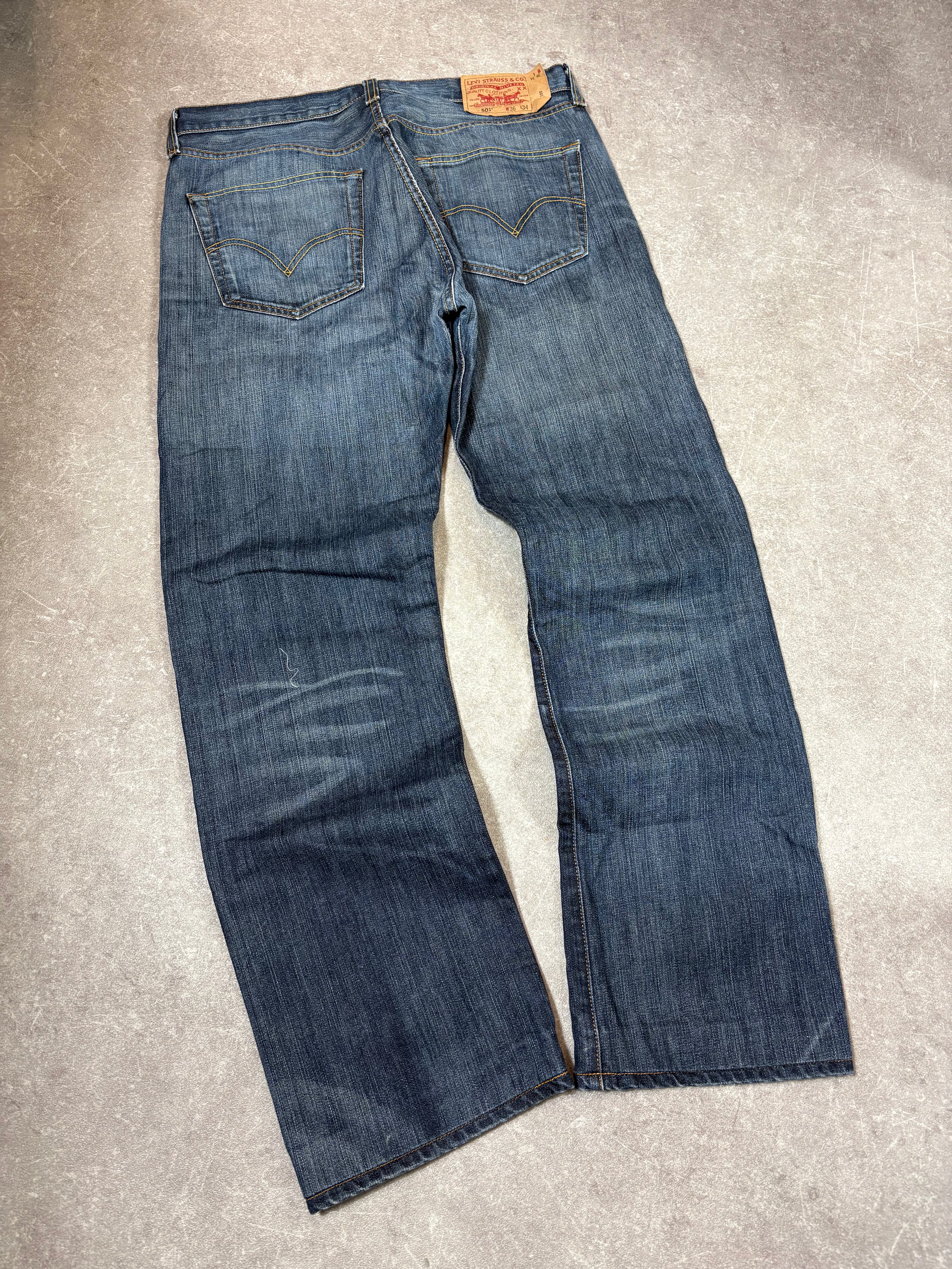 Levis 501 Washed Jeans (M)-(L)