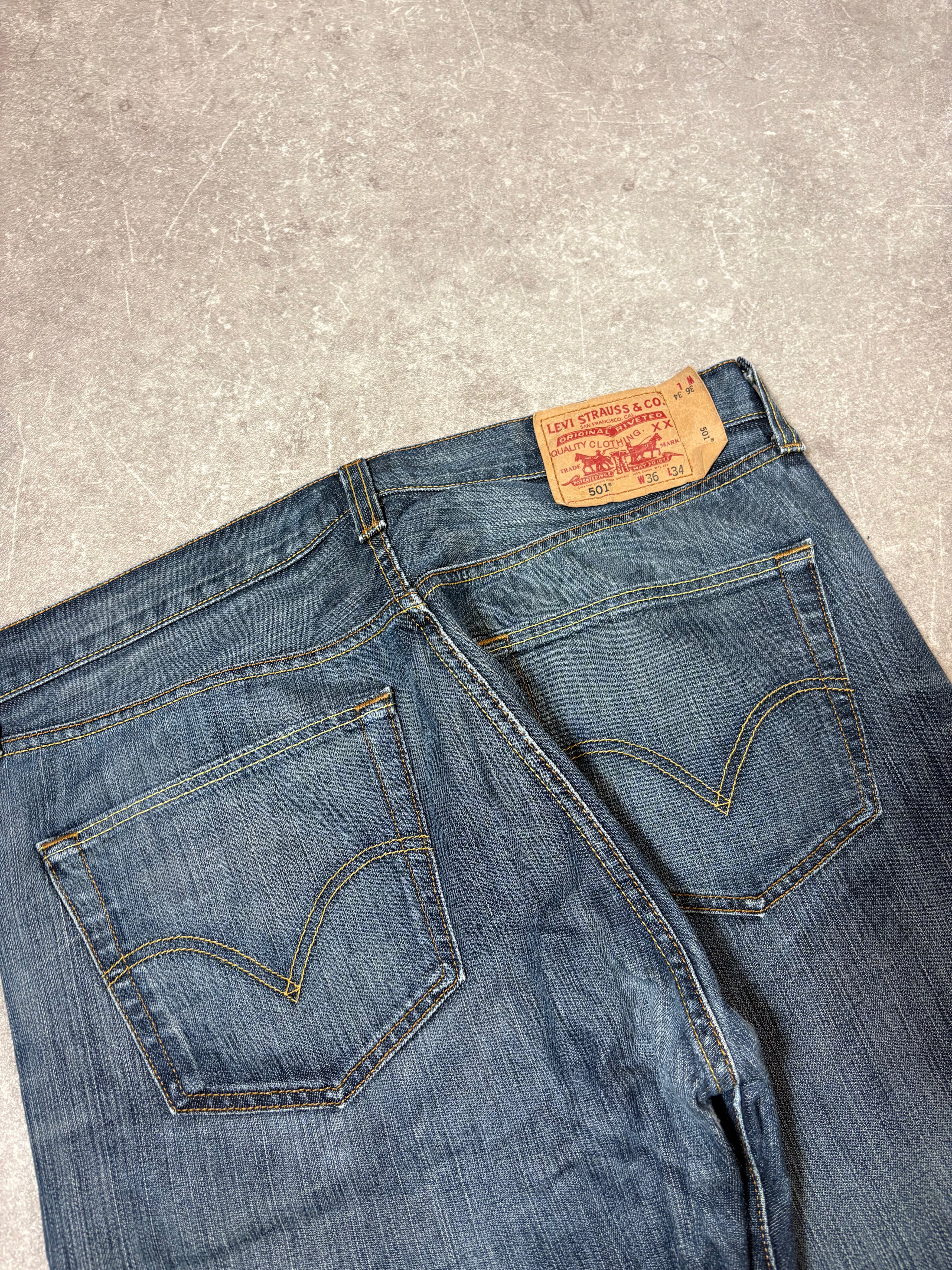 Levis 501 Washed Jeans (M)-(L)
